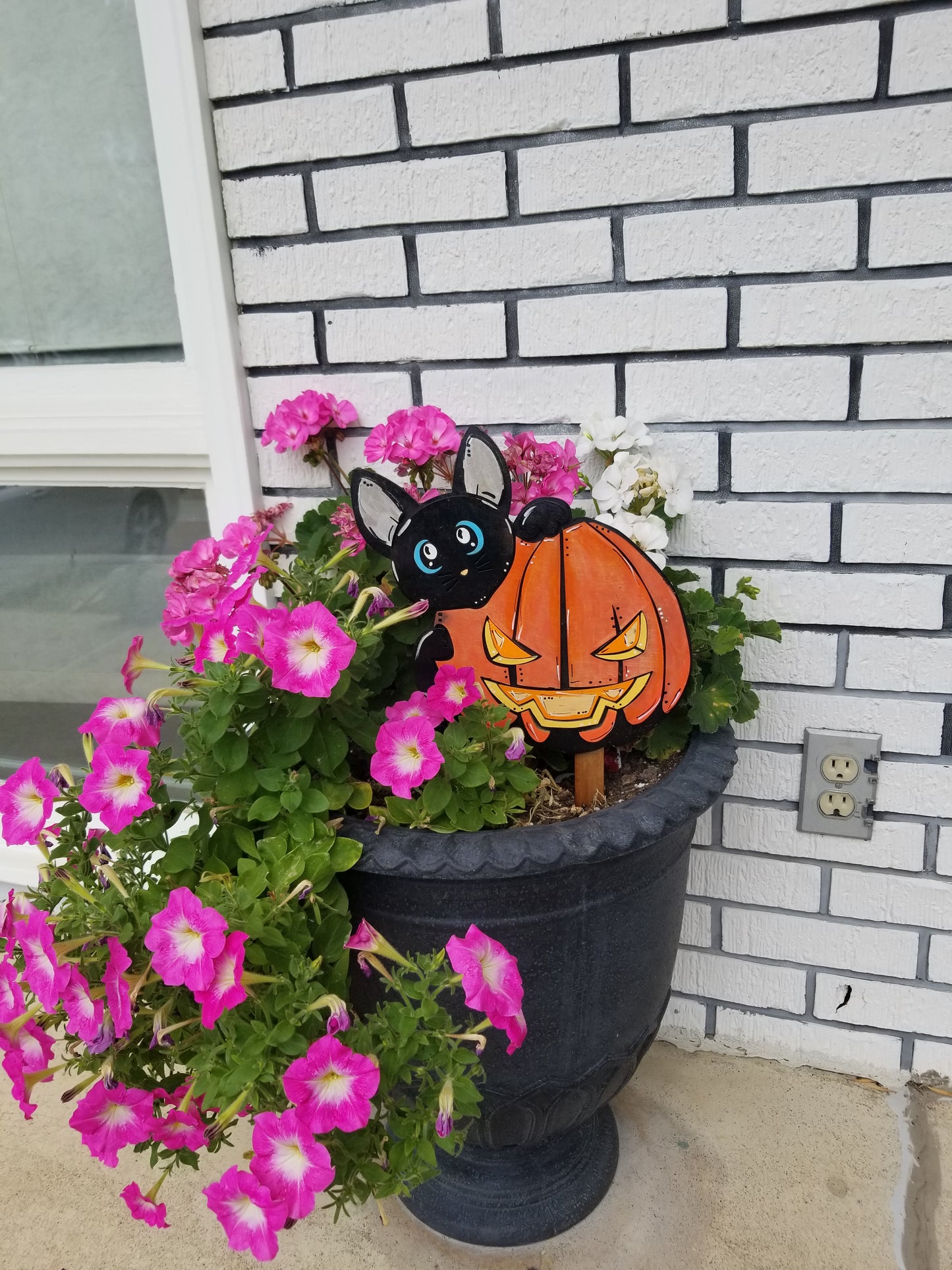 Cat peek-a-boo Pumpkin Stake